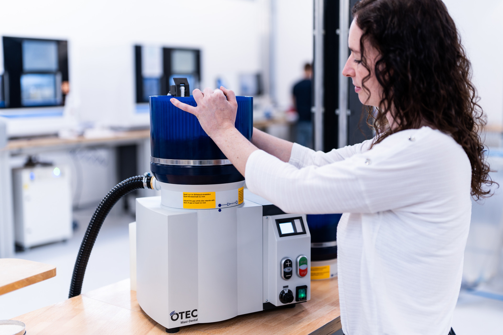 4 otec slider cf serie maxi dental stele 1920x1185px 2024